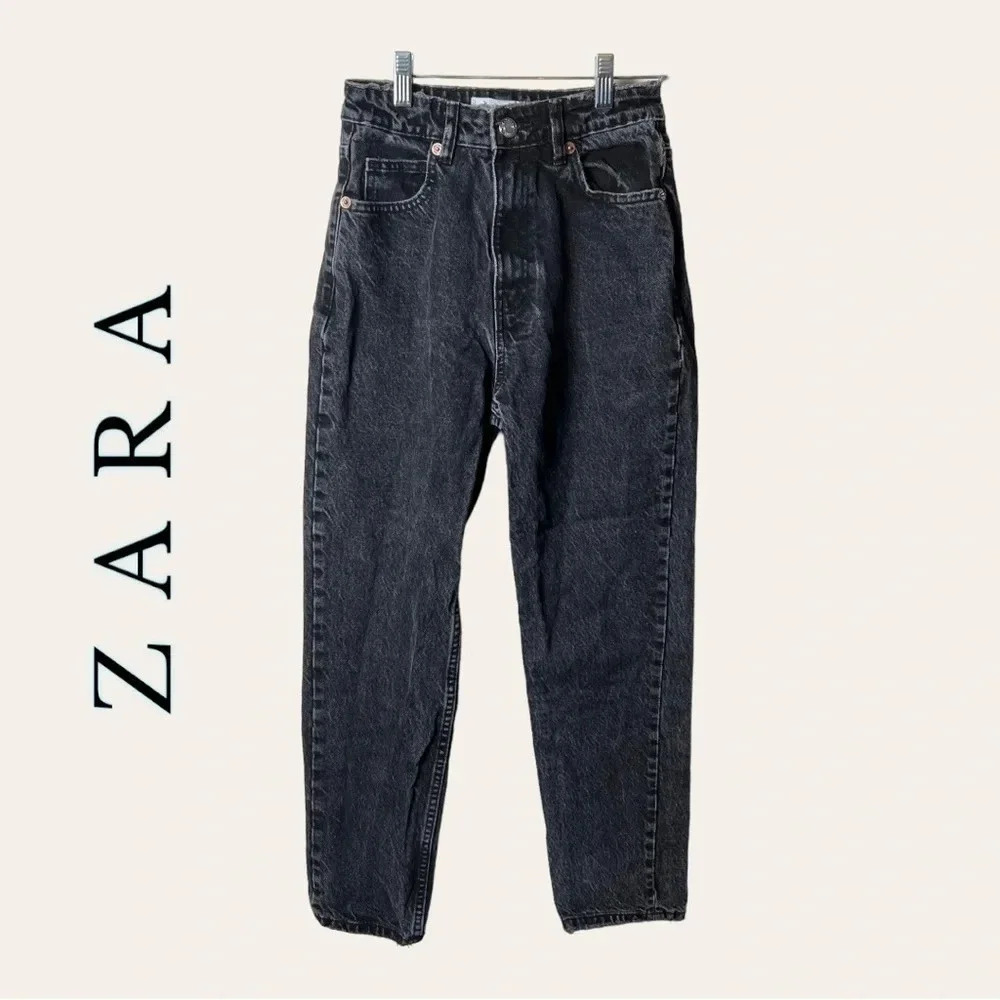 0721. ZARA HIGH WAISTED DENIM JEANS SIZE 2 BLACK IN COLOR FACTORY DISTRESSED